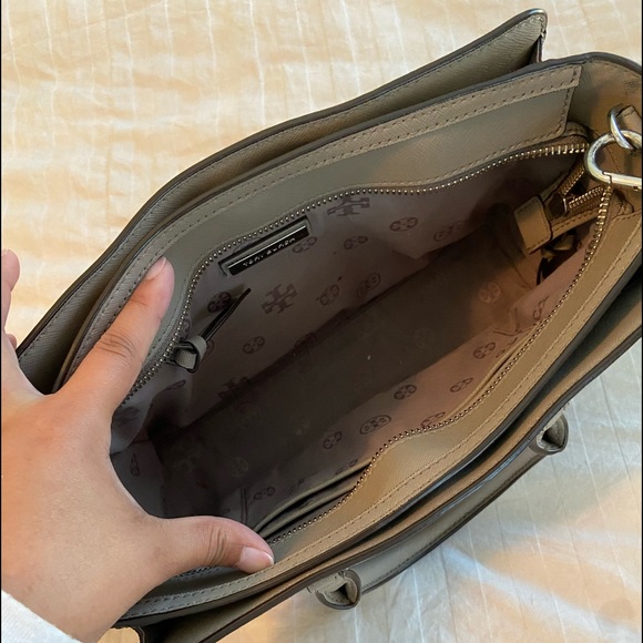 ❌SOLD❌Tory Burch crossbody - Picture 2 of 4